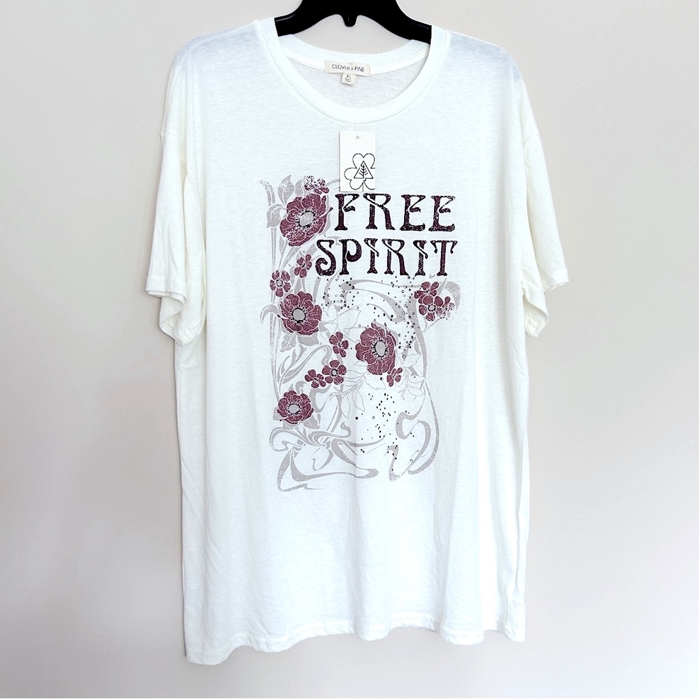 NWT Clover + Pine Women’s White Ivory Graphic Tee “Free Spirit” Floral Design
